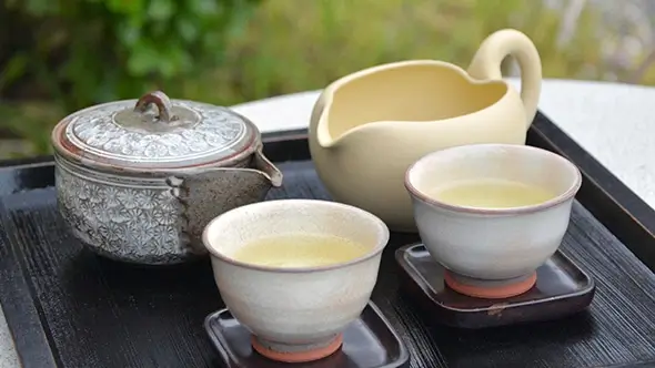 Tea brewing set